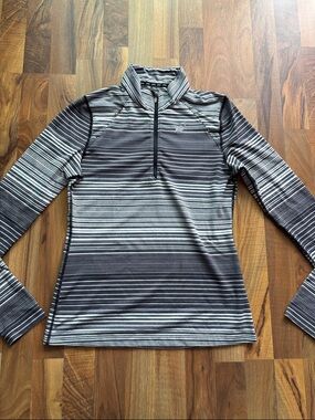 Asics Women’s Striped Crew Shirt - Gray & White Size M
